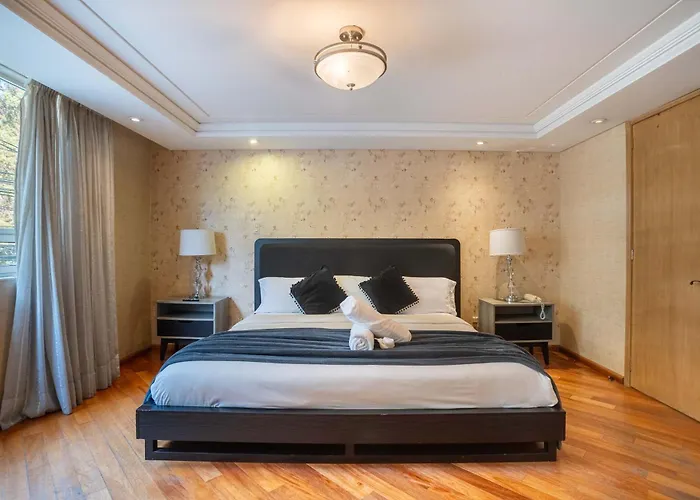 Spacious Polanco With Patio Ideal For Groups Casa de férias *
