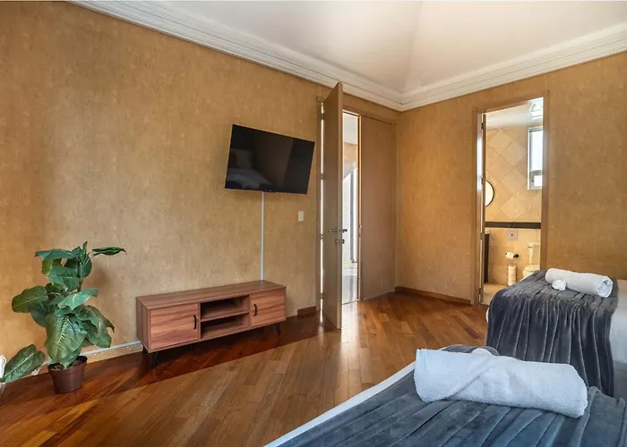 Spacious Polanco With Patio Ideal For Groups Casa de férias *